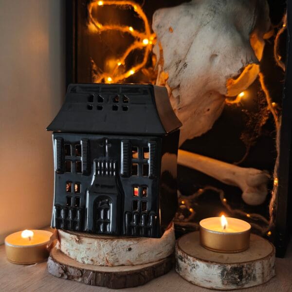 Quemador Gótico Casa Embrujada – Kit "Murder House" con Wax Melts de Incienso y Cedro