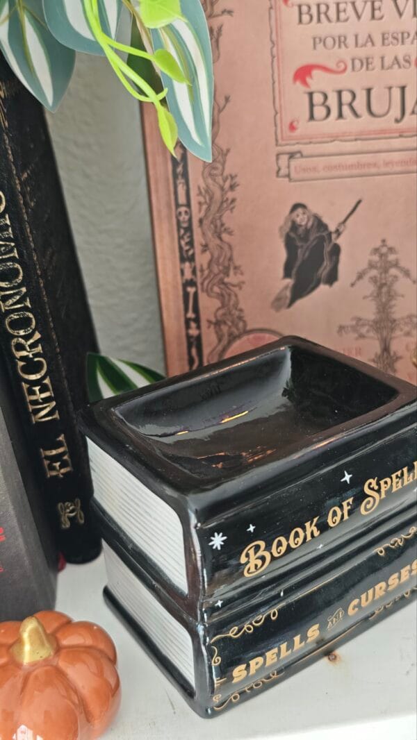 Quemador de Cera "Pila de Libros Grimonios" – Kit Aroma Biblioteca Antigua