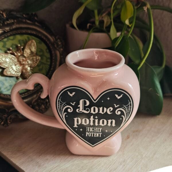 Vela "Love Potion" 300ml: Leche Caliente, Polvorón y Violetas