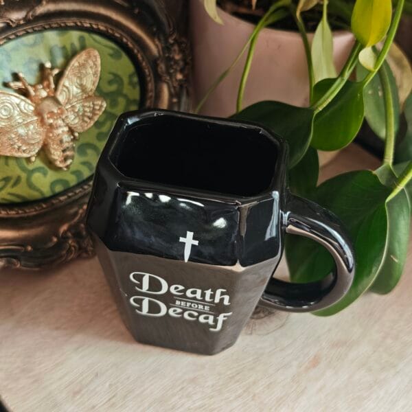 Vela Taza ataúd 'Esencia Antigua' – Biblioteca, Incienso y Cedro (230ml)