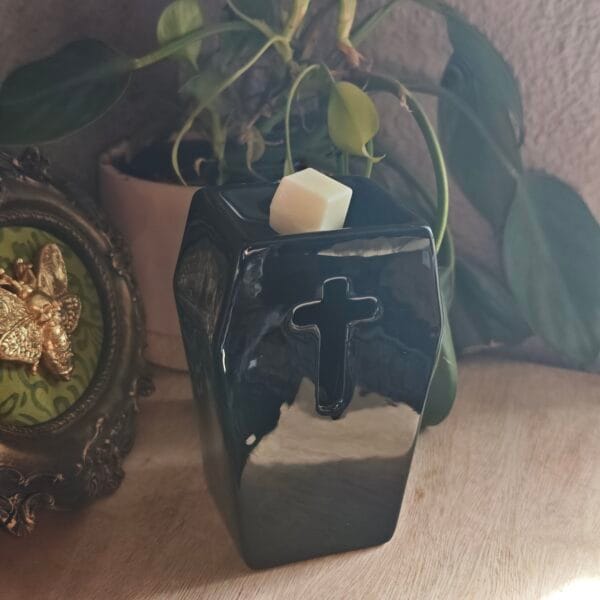 Kit Ritual Quemador Ataúd Gótico "The Death" - Aroma Tierra, Cuero y Eucalipto