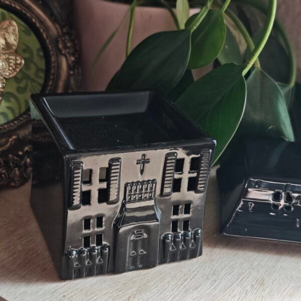 Quemador Gótico Casa Embrujada – Kit "Murder House" con Wax Melts de Incienso y Cedro