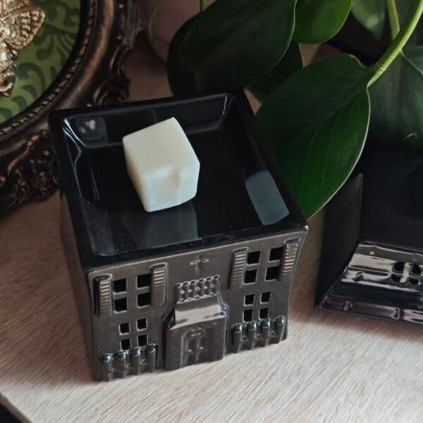 Quemador Gótico Casa Embrujada – Kit "Murder House" con Wax Melts de Incienso y Cedro