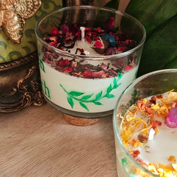 Vela Artesanal Botánica de Jazmín, Violeta y Magnolia con Flores Secas y Minerales Naturales (120ml)