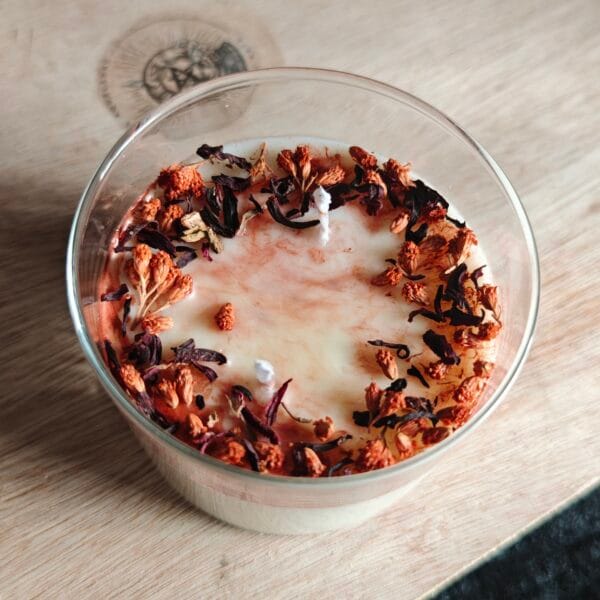 2026/03/1000132819-scaled.jpg Vela Artesanal "Coffee Latte" – Aroma a Café Recién Hecho y Leche Caliente (120ml)