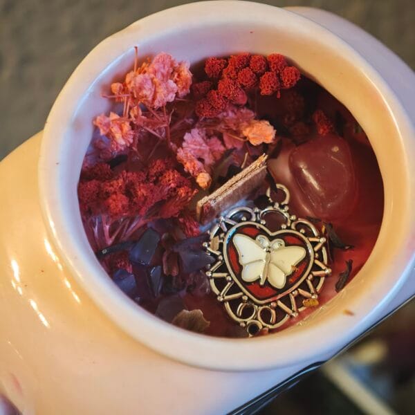 2026/03/1000132942-scaled.jpg Vela de Soja "Love Potion" 300ml: Violeta, leche caliente y Vainilla