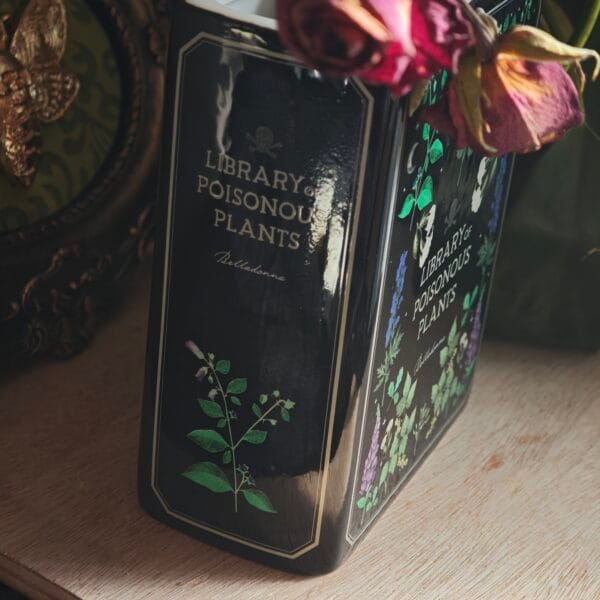 Jarrón Libro "Poisonous Plants" - Cerámica Dark Academia y Botánica Macabra