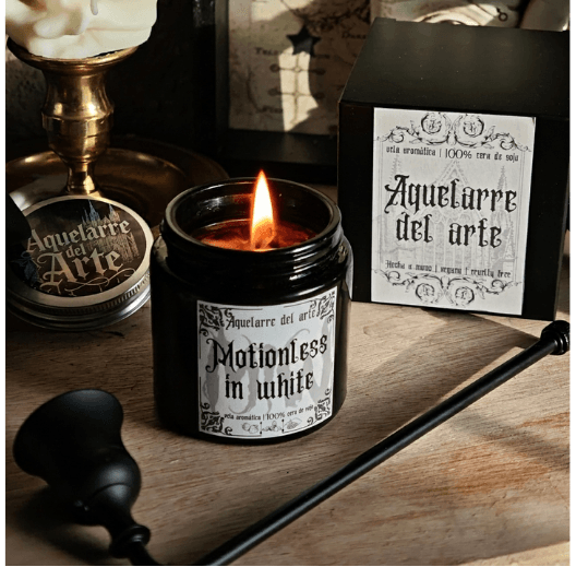 Motionless in white | Vela aromática hecha a mano