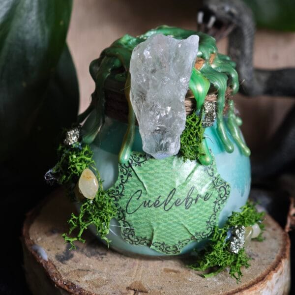 Pociones Aromáticas Místicas: Velas Artesanales de Folklore y Leyendas