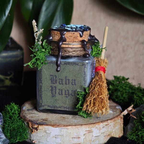 Pociones Aromáticas Místicas: Velas Artesanales de Folklore y Leyendas