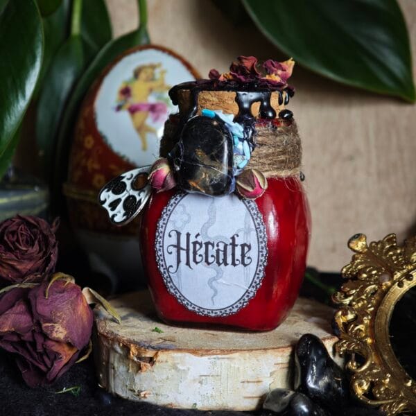 Pociones Aromáticas Místicas: Velas Artesanales de Folklore y Leyendas