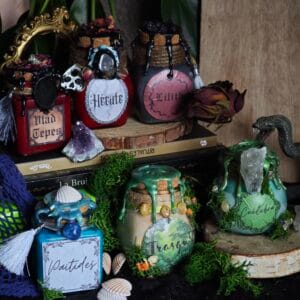 Pociones Aromáticas Místicas: Velas Artesanales de Folklore y Leyendas