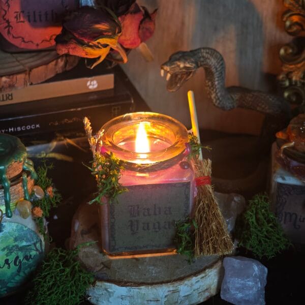 Pociones Aromáticas Místicas: Velas Artesanales de Folklore y Leyendas