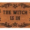 Felpudo "The Witch Is In" – Fibra de Coco y Estilo Gótico (60x40cm)