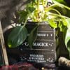 Jarrón "Black Cat Magick" – Apilado de Libros Gótico