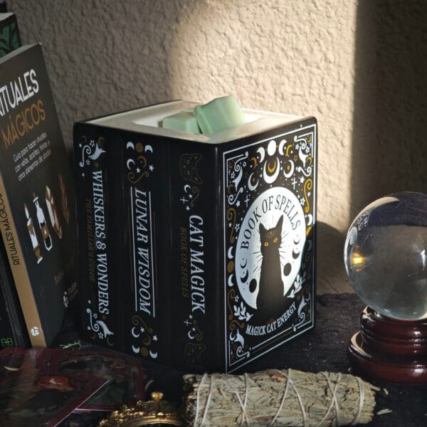 Quemador de Cera "Libro de Hechizos del Gato Negro" – Decoración Esotérica