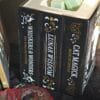 Quemador de Cera "Libro de Hechizos del Gato Negro" – Decoración Esotérica