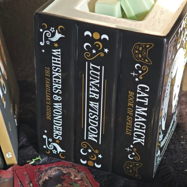 Quemador de Cera "Libro de Hechizos del Gato Negro" – Decoración Esotérica