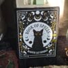 Quemador de Cera "Libro de Hechizos del Gato Negro" – Decoración Esotérica