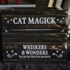 Quemador de Esencias "Gato Negro sobre Libros" – Quemador de Aceite Cerámico Estilo Místico y Brujil