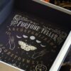 FORTUNE TELLER XXL – Caja Regalo con Péndulo, Velas, Minerales e Inciensos