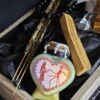 SPIRIT BOARD – Caja Regalo Gótica con Velas y Accesorios