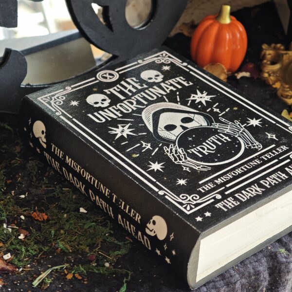 THE UNFORTUNATE – Caja Regalo con Aromas, Amuleto y Wax Melts