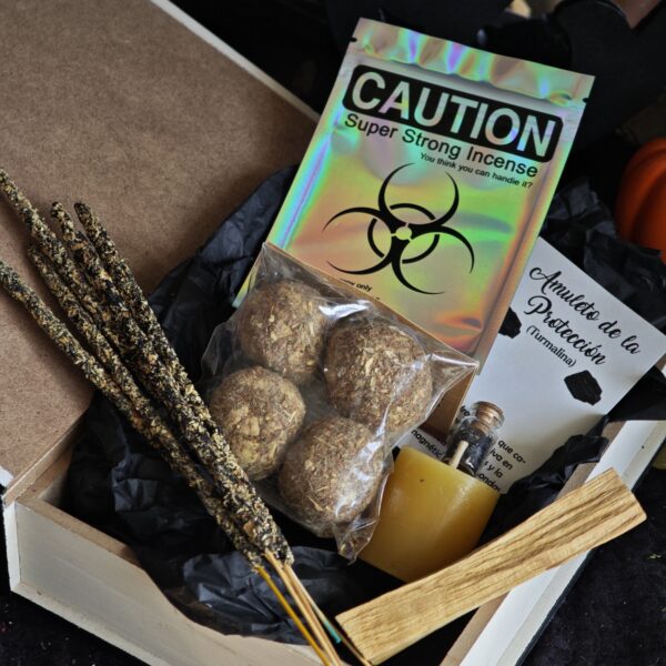 THE UNFORTUNATE – Caja Regalo con Aromas, Amuleto y Wax Melts